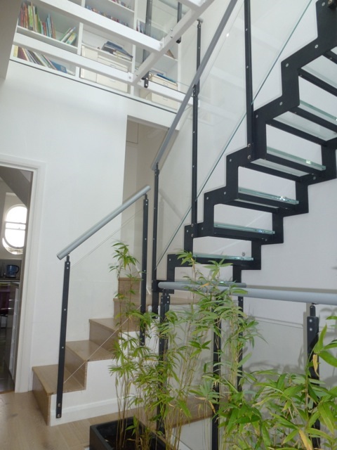 5 Things You Need To Know About Glass Railing - Specialized Stair